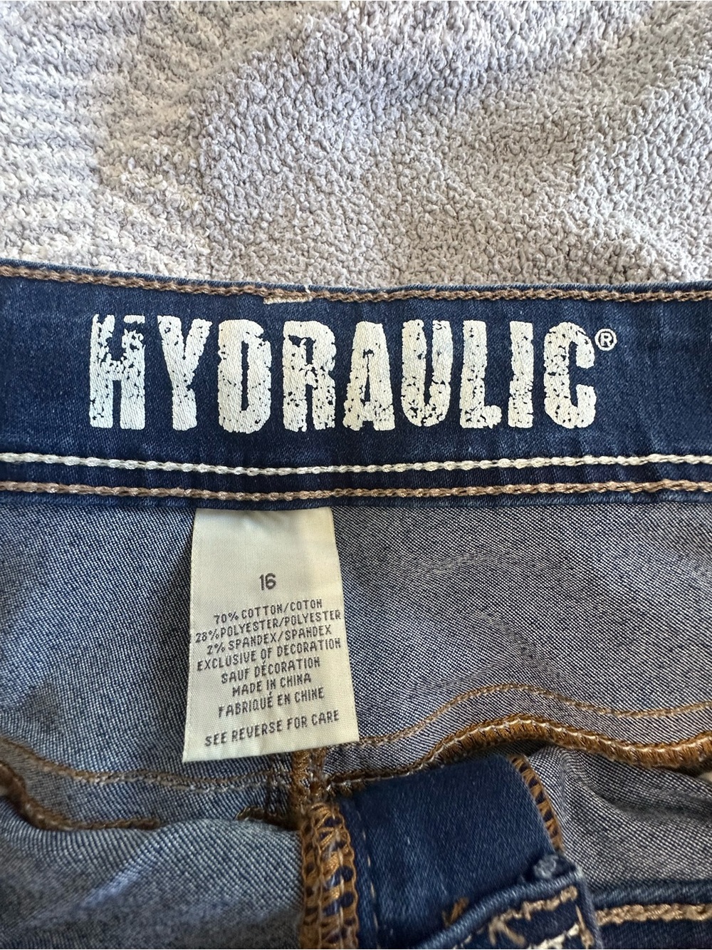 Hydraulic Dark Blue Women's Capri Stretch Jeans - Picture 6 of 7